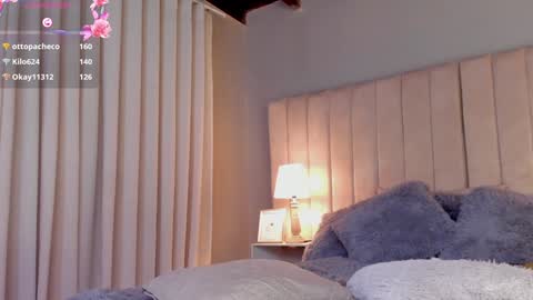 paylina monroy online show from February 4, 4:15 am