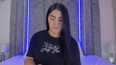 Snapshot of paulinaduarte_ chatting on December 9, 11:15 am Paulina online show from December 9, 11:15 am