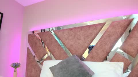 Snapshot of paulinaduarte_ chatting on December 24, 12:33 pm Paulina online show from December 24, 12:33 pm