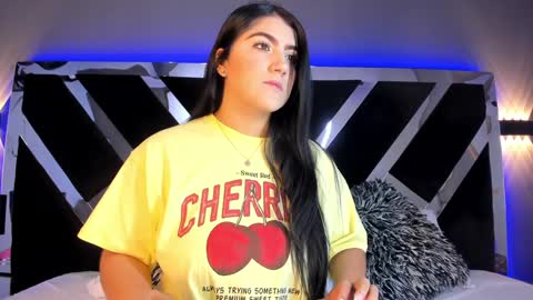 Snapshot of paulinaduarte_ chatting on February 6, 11:10 am Paulina online show from February 6, 11:10 am