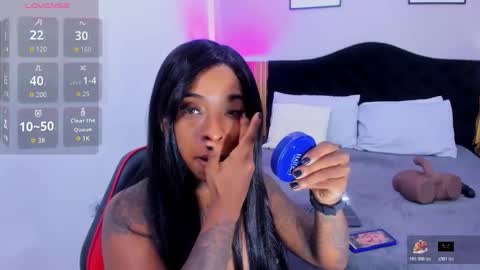 Snapshot of pauline_fox chatting on February 28, 12:55 am Pauline online show from February 28, 12:55 am