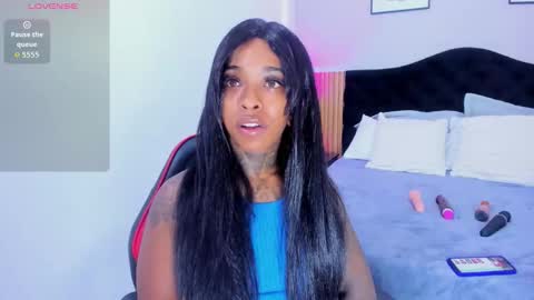 Snapshot of pauline_fox chatting on March 2, 2:25 am Pauline online show from March 2, 2:25 am