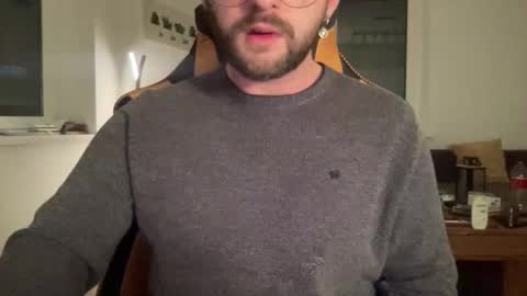 Snapshot of paulsimpsn chatting on October 27, 7:29 pm love bush online show from October 27, 7:29 pm