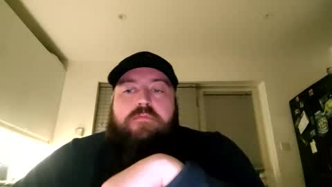 Snapshot of pauluk24 chatting on December 5, 12:08 am pauluk24 online show from December 5, 12:08 am