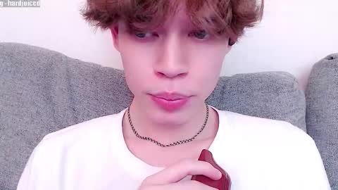 Snapshot of pawclaw chatting on December 13, 9:09 pm pawclaw online show from December 13, 9:09 pm