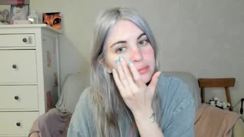 Allisses online show from April 3, 8:01 am