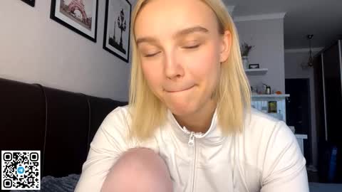 Lola online show from October 20, 1:22 pm