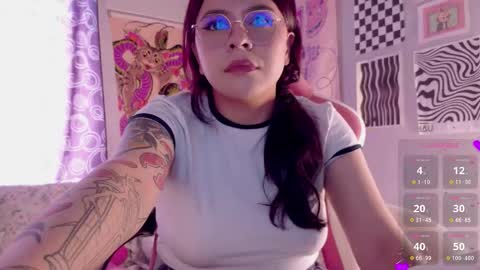  P E A C H   online show from September 30, 6:46 pm