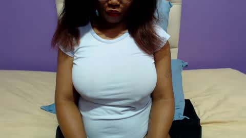 Snapshot of peachassxx chatting on February 6, 8:50 am peachy online show from February 6, 8:50 am