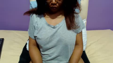 Snapshot of peachassxx chatting on February 7, 8:44 am peachy online show from February 7, 8:44 am