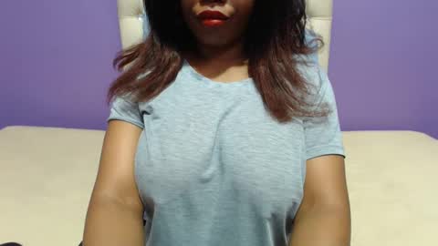 Snapshot of peachassxx chatting on February 8, 6:01 am peachy online show from February 8, 6:01 am