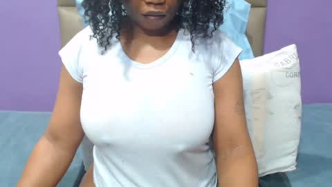 Snapshot of peachassxx chatting on October 5, 5:28 am peachy online show from October 5, 5:28 am