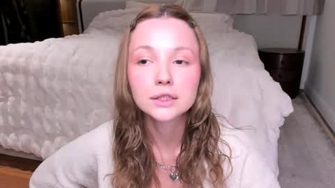 Snapshot of peachvibes chatting on October 16, 1:34 pm Lili online show from October 16, 1:34 pm