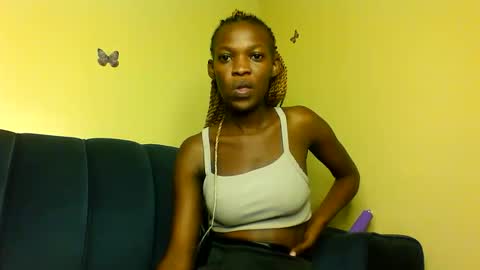 Snapshot of peachy_mummie chatting on September 16, 5:14 pm peachie online show from September 16, 5:14 pm