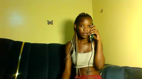 Snapshot of peachy_mummie chatting on October 13, 3:01 pm peachie online show from October 13, 3:01 pm