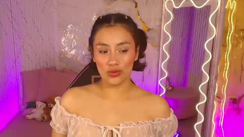 peachy_tay online show from April 19, 11:53 am