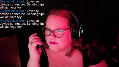 Peachy Nessa online show from January 17, 7:35 am