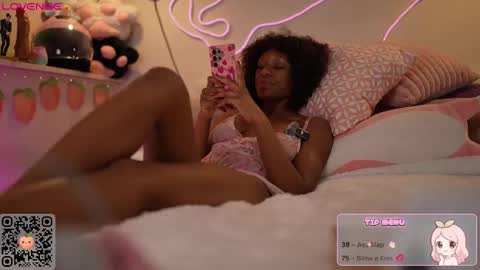 Snapshot of peachypeachgirl chatting on December 4, 8:28 pm peachypeachgirl online show from December 4, 8:28 pm