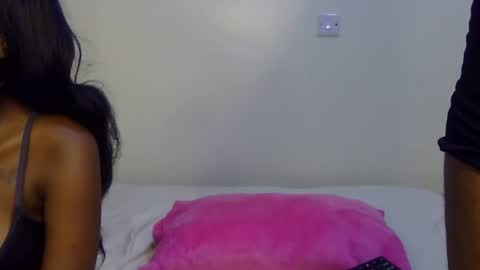 Snapshot of pearl_velvet chatting on December 1, 3:33 am vel online show from December 1, 3:33 am