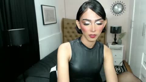 Pearl online show from February 19, 1:50 pm