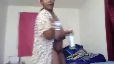 Snapshot of pebblessmith453 chatting on November 23, 9:42 am pebblessmith453 online show from November 23, 9:42 am