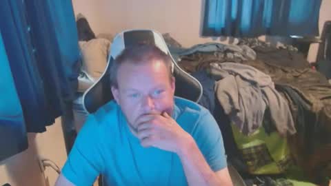 pecker40 online show from December 1, 6:41 pm