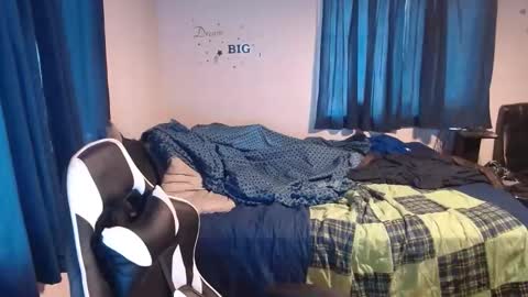 pecker40 online show from January 5, 8:00 pm