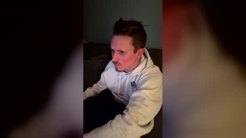 pegmyazz81 online show from March 7, 4:42 am