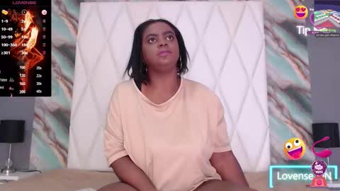 Snapshot of penelopeboobs_ chatting on November 25, 11:16 pm online show from November 25, 11:16 pm