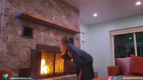 Snapshot of peppermintdusty chatting on November 30, 2:37 am Peppermint and Dusty online show from November 30, 2:37 am