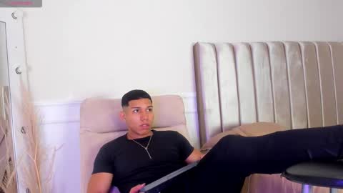 Snapshot of percy_god chatting on September 16, 12:11 am percy_god online show from September 16, 12:11 am