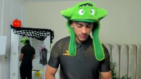 Snapshot of percy_god chatting on September 23, 11:02 am percy_god online show from September 23, 11:02 am
