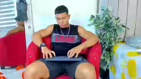 Snapshot of percy_god chatting on September 25, 8:12 pm percy_god online show from September 25, 8:12 pm