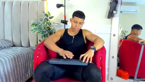 Snapshot of percy_god chatting on October 3, 7:11 pm percy_god online show from October 3, 7:11 pm