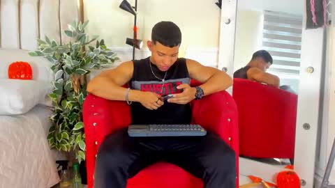 Snapshot of percy_god chatting on October 4, 7:34 pm percy_god online show from October 4, 7:34 pm