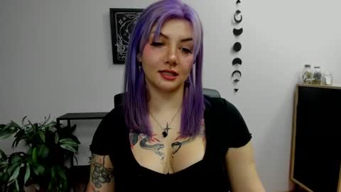 Snapshot of perfect_gabbie chatting on December 5, 6:33 pm Gabbie online show from December 5, 6:33 pm