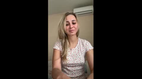 Julia online show from November 14, 4:33 am