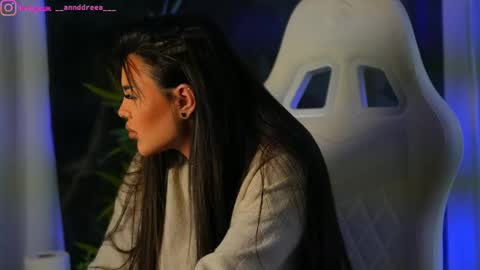 Snapshot of perfectt33n chatting on December 7, 10:01 am Dee online show from December 7, 10:01 am