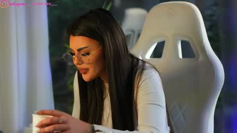 Snapshot of perfectt33n chatting on December 23, 9:38 am Dee online show from December 23, 9:38 am