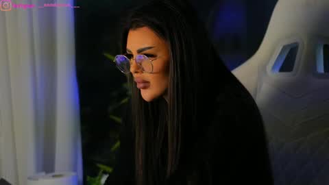 Snapshot of perfectt33n chatting on December 27, 9:28 am Dee online show from December 27, 9:28 am