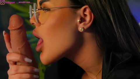 Snapshot of perfectt33n chatting on January 21, 1:00 pm Dee online show from January 21, 1:00 pm