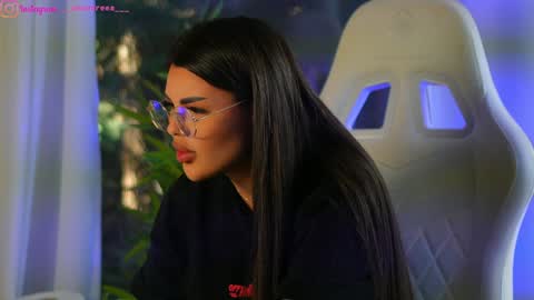 Snapshot of perfectt33n chatting on January 23, 10:11 am Dee online show from January 23, 10:11 am