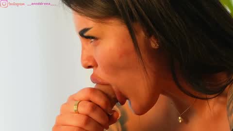 Snapshot of perfectt33n chatting on February 26, 1:19 pm Dee online show from February 26, 1:19 pm