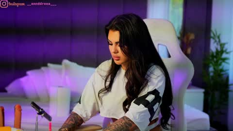 Snapshot of perfectt33n chatting on September 13, 12:49 pm Dee online show from September 13, 12:49 pm