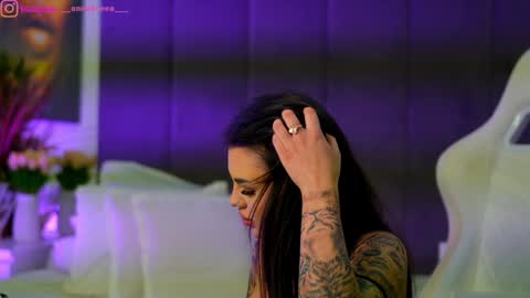 Snapshot of perfectt33n chatting on November 20, 3:45 pm Dee online show from November 20, 3:45 pm