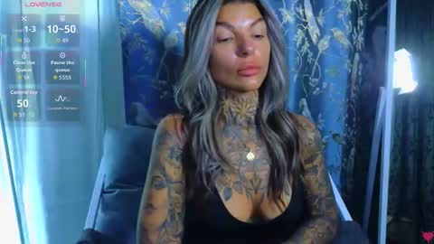 Snapshot of perfecttbaby77n chatting on October 28, 7:23 am Anna online show from October 28, 7:23 am