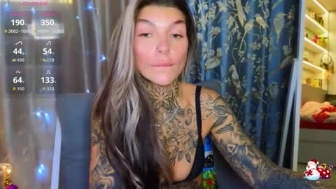 Snapshot of perfecttbaby77n chatting on December 14, 9:14 am Anna online show from December 14, 9:14 am