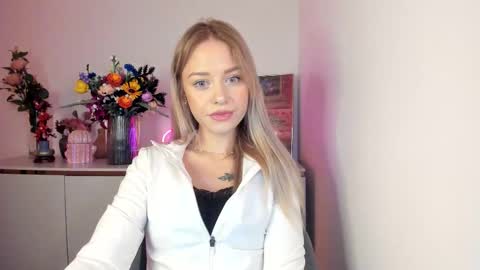 Cindy online show from October 7, 5:26 am