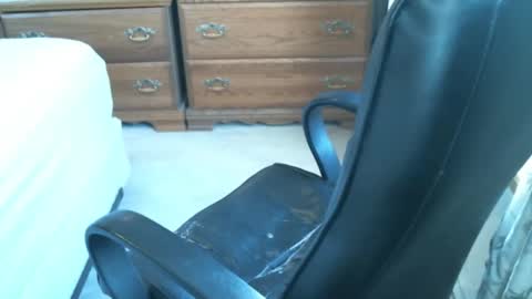 Snapshot of perkymalenipples chatting on October 18, 1:45 pm perkymalenipples online show from October 18, 1:45 pm