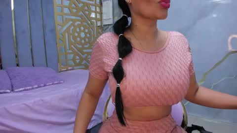 Snapshot of perla_milf4u chatting on February 8, 10:29 pm PERLA online show from February 8, 10:29 pm